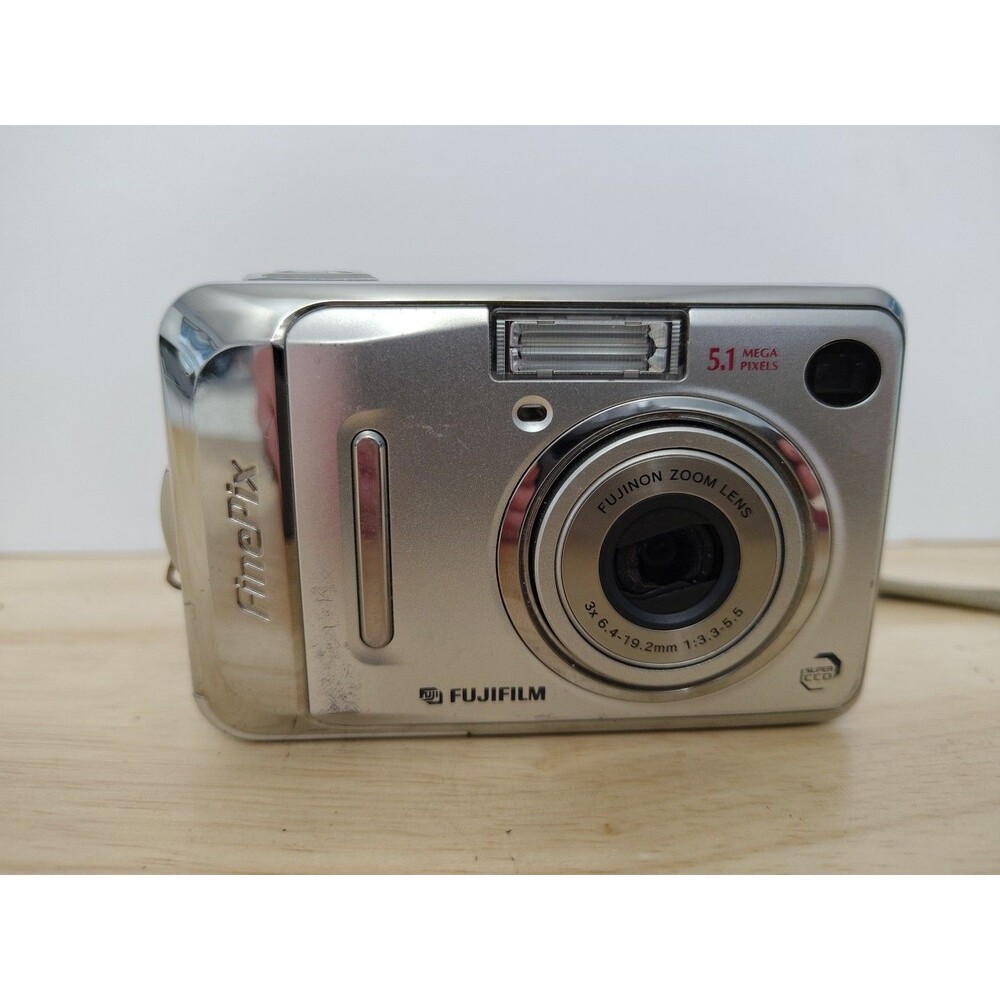 Fujifilm FinePix A500 Compact Digital Camera Parts Only Lens Does Not Pop Out